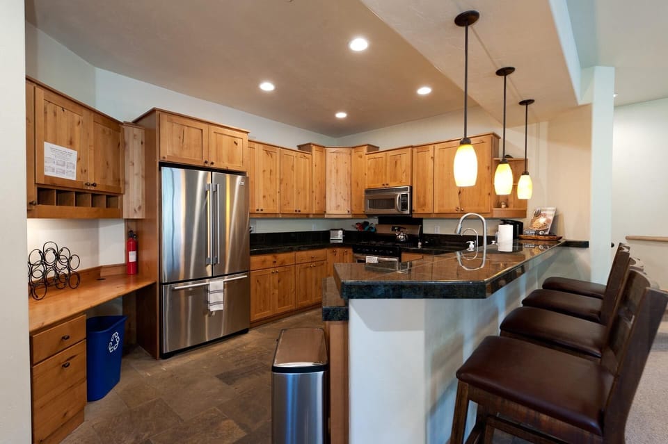 Fully Stocked Kitchen and Bar