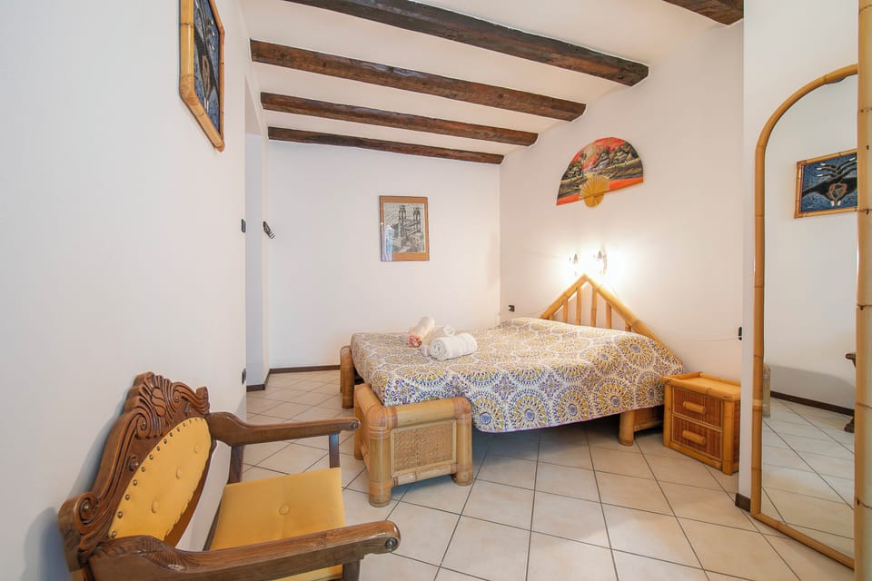 Family Apartment, 1 Bedroom, Microwave (Casa Azzurra 150m From Lake Garda) | 1 bedroom, WiFi