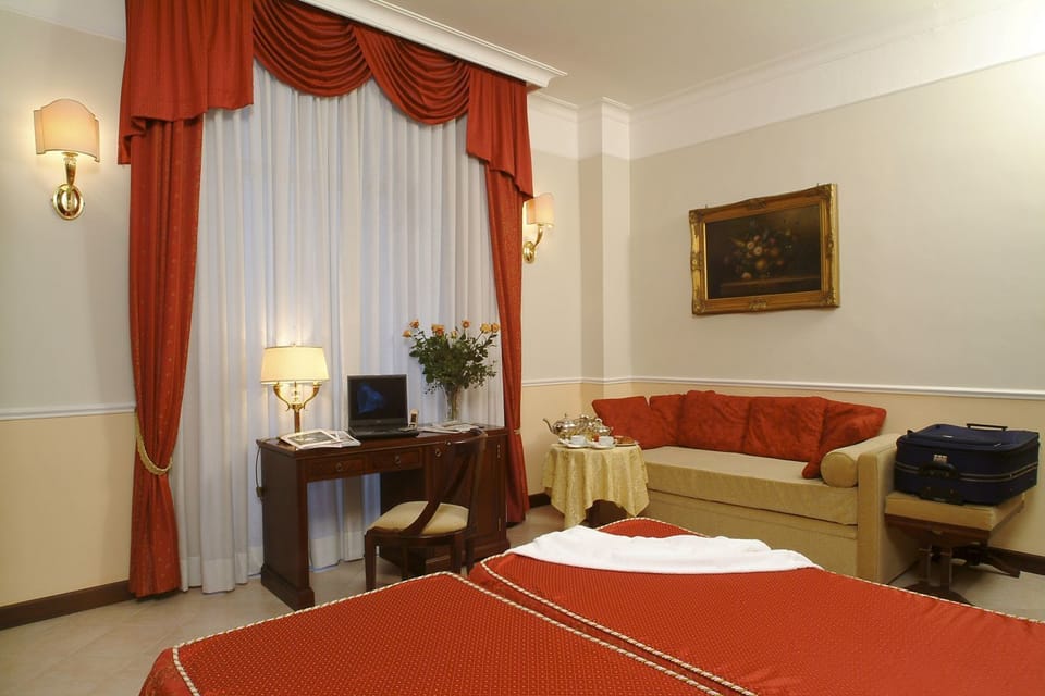 Classic Triple Room | Cribs/infant beds, free WiFi, bed sheets