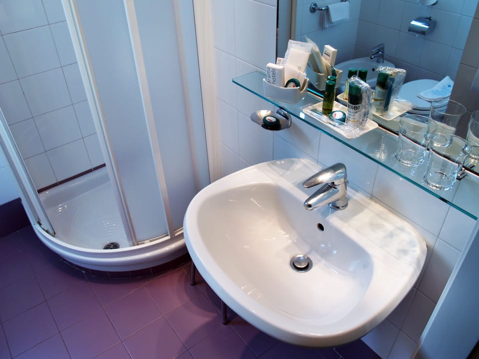 Free toiletries, hair dryer, bidet, towels