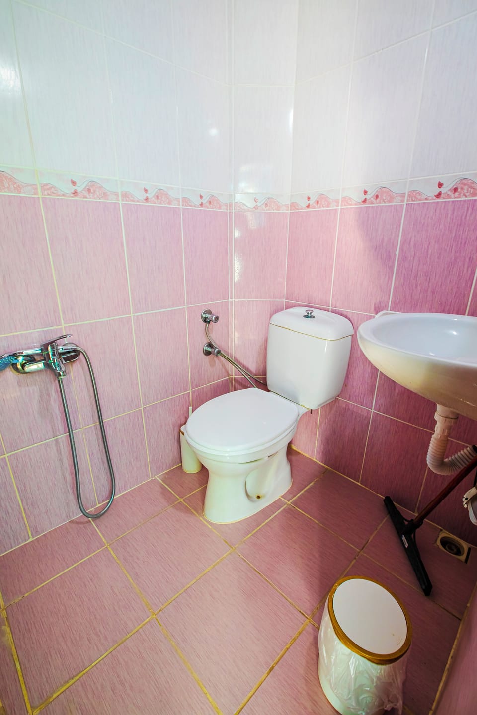 Classic Triple Room | Bathroom