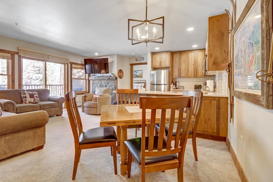 Condo, 2 Bedrooms | Interior