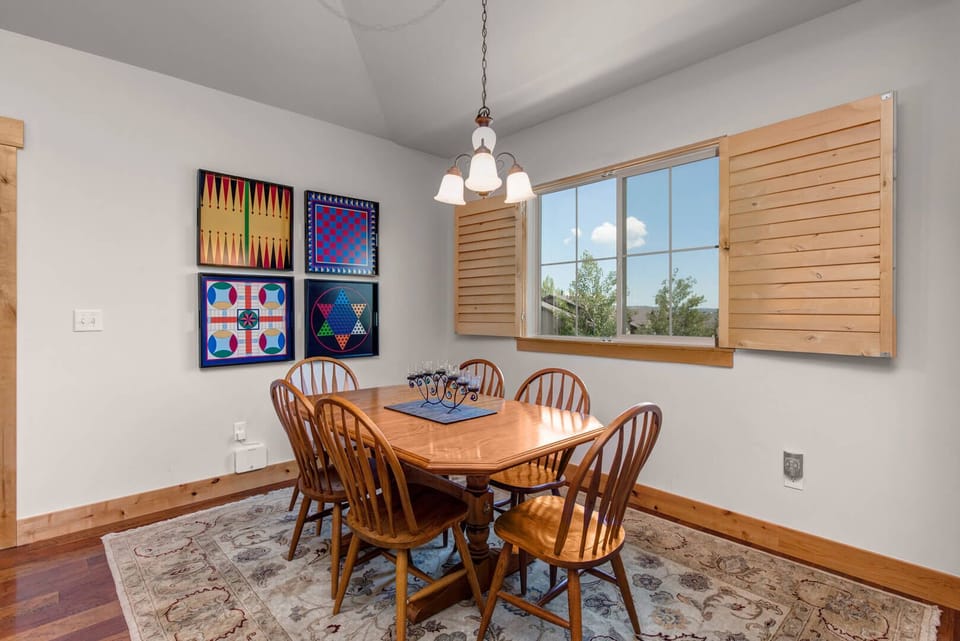 Bear Hollow Lodges 4403: Dining area