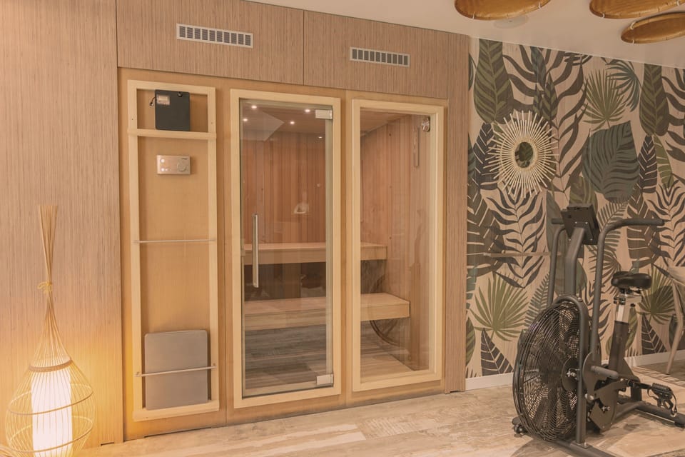 Sauna, hot tub, deep-tissue massages, Thai massages, sports massages