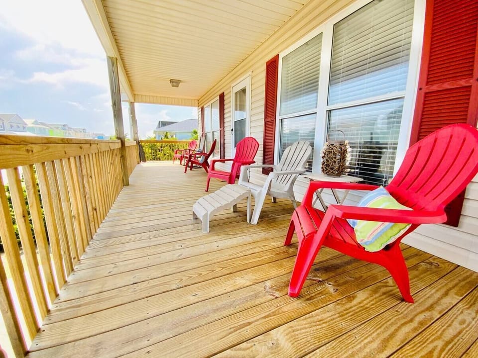 Upper Level Covered Porch
