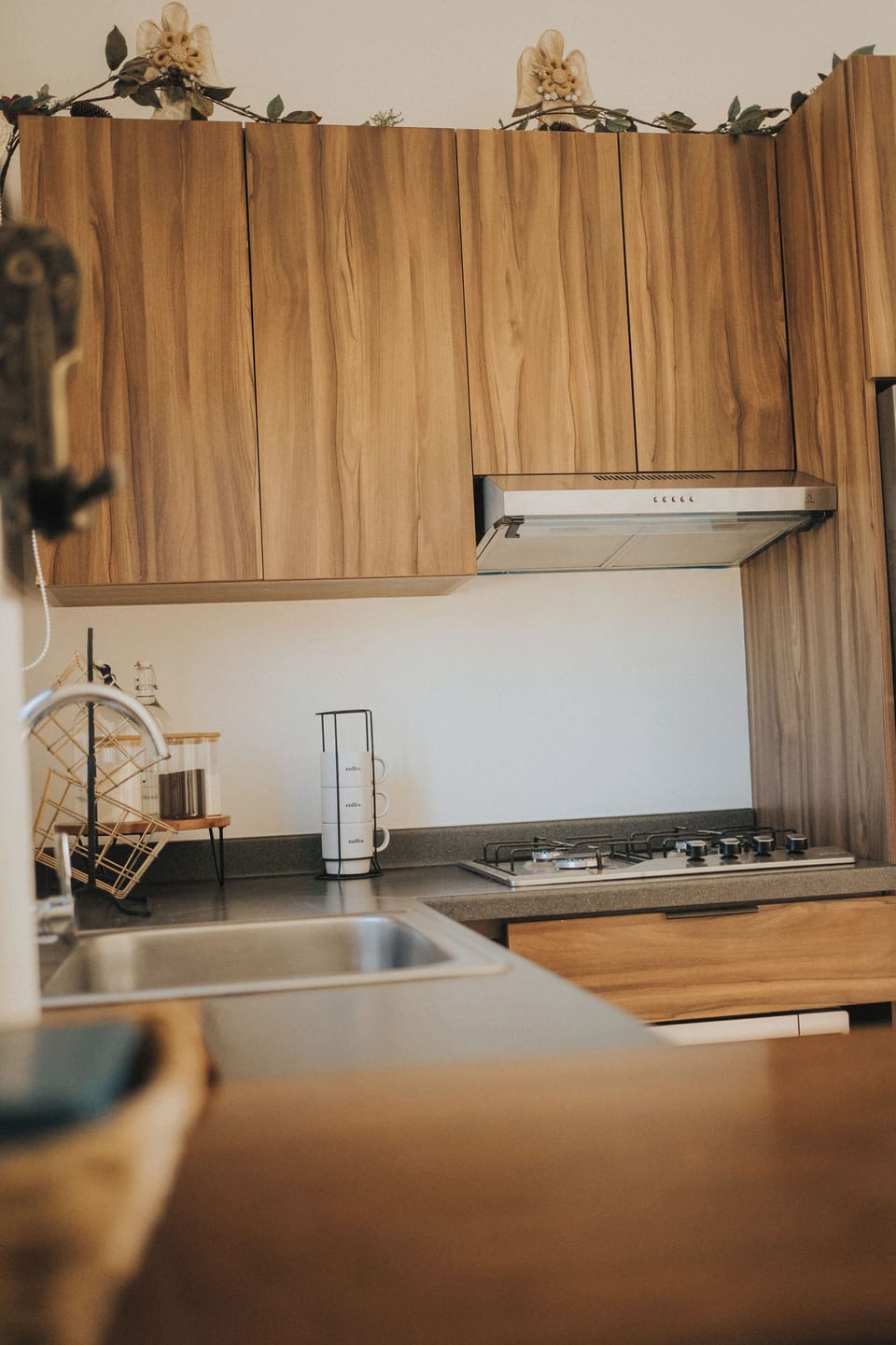 Comfort Studio, Mountain View | Private kitchen | Microwave, coffee/tea maker, cleaning supplies, freezer