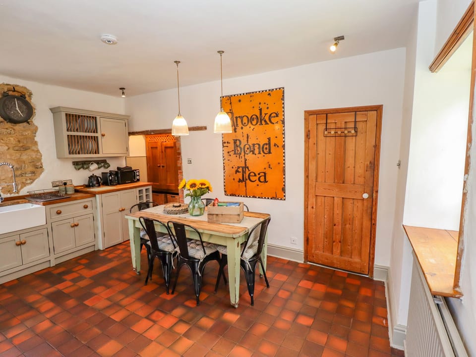Cottage | Interior
