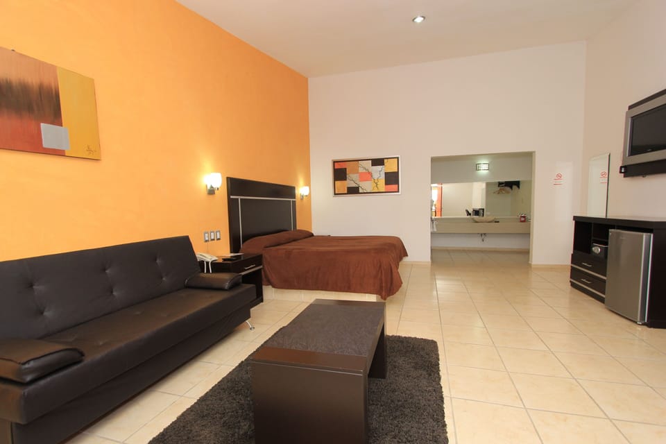 Junior Double or Twin Room | In-room safe, desk, iron/ironing board, free WiFi