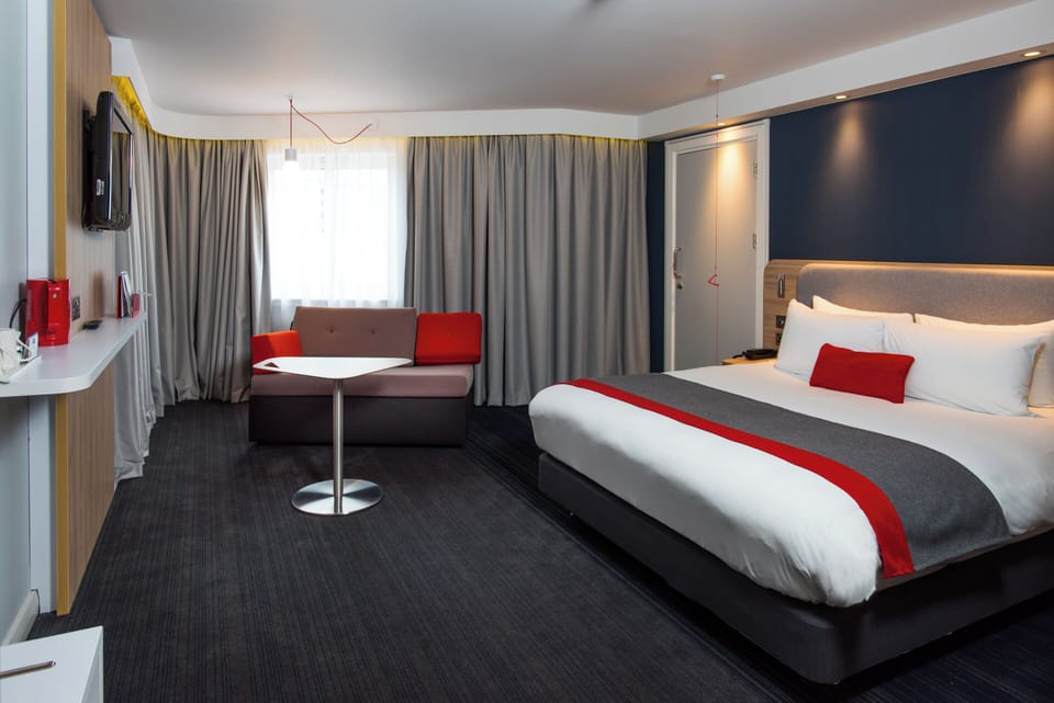 Room, 1 Double Bed, Accessible (with Free Hot Breakfast) | Desk, laptop workspace, iron/ironing board, free cribs/infant beds