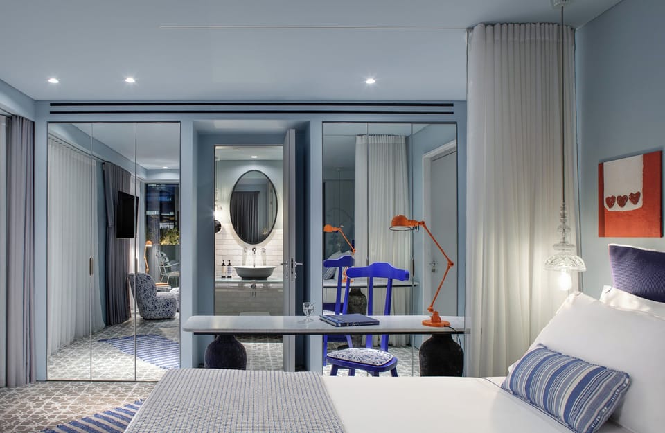 Chill Room with balcony shower | Free minibar items, in-room safe, desk, blackout drapes