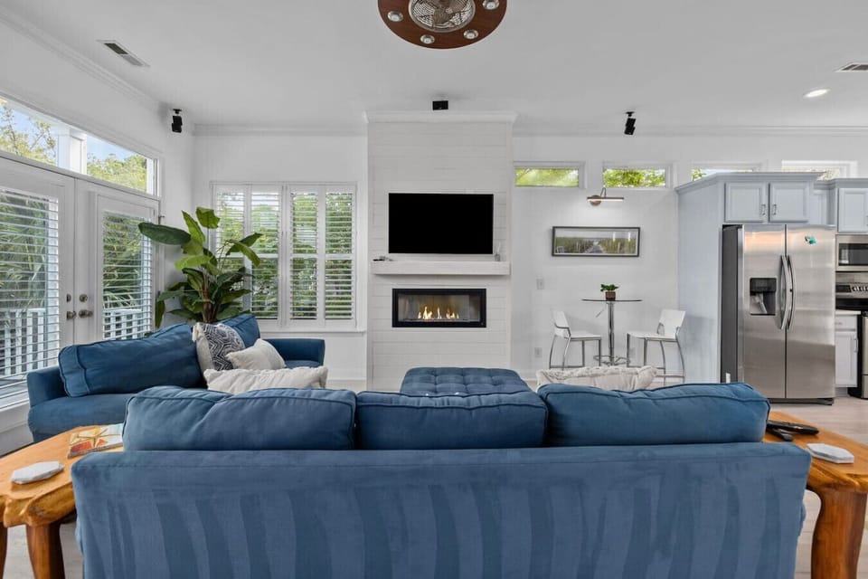 There`s plenty of space for you and your crew to relax, unwind and enjoy quality time together.