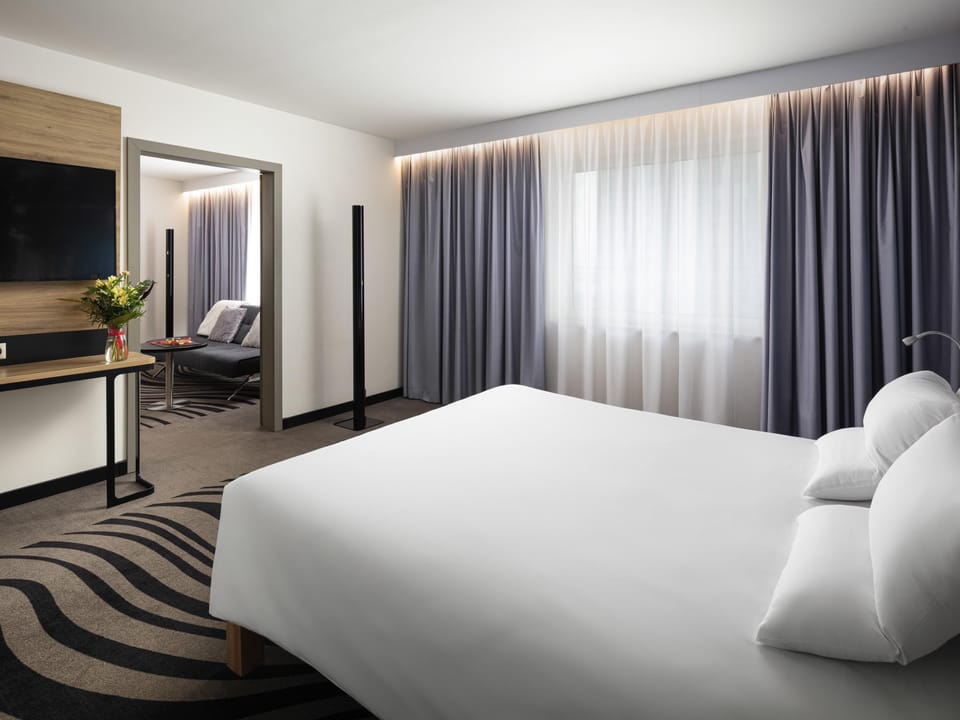 Apartment, 2 Bedrooms | Hypo-allergenic bedding available, desk, laptop workspace