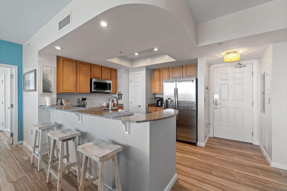 Additional Seating for 3 at the kitchen Island. 