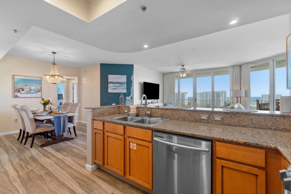 Stainless Steel Appliances, in this upgraded Penthouse Suite