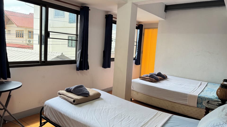Standard Triple Room | Bed sheets