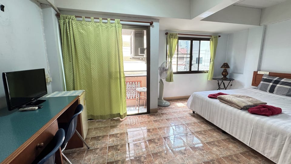 Standard Double Room | Bed sheets