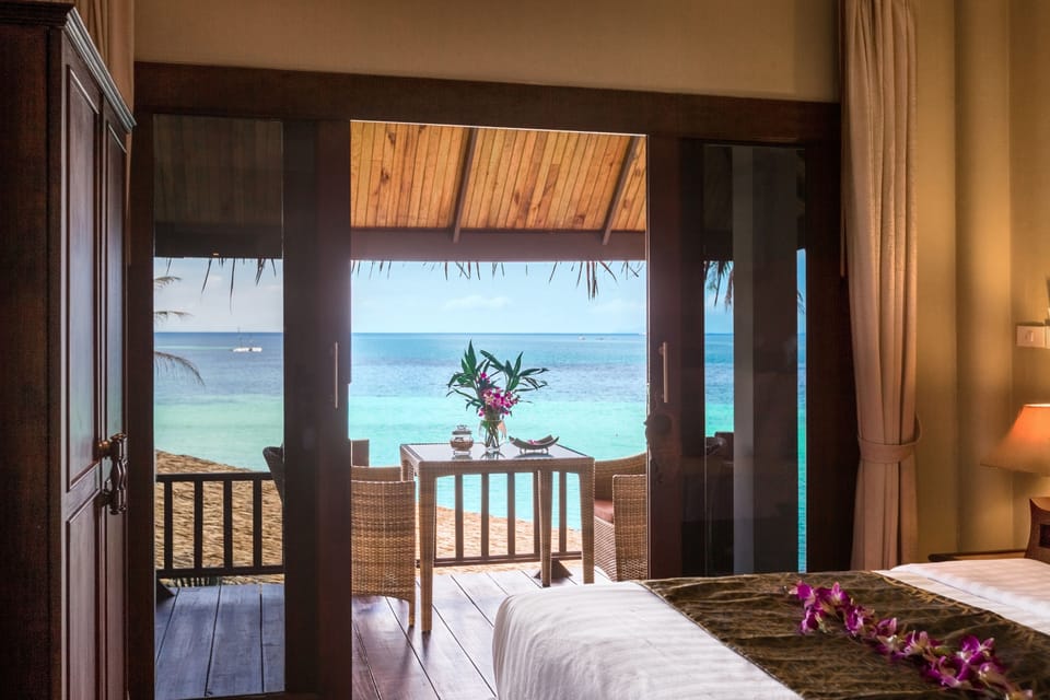 Deluxe Suite, 1 King Bed, Sea View | View from room