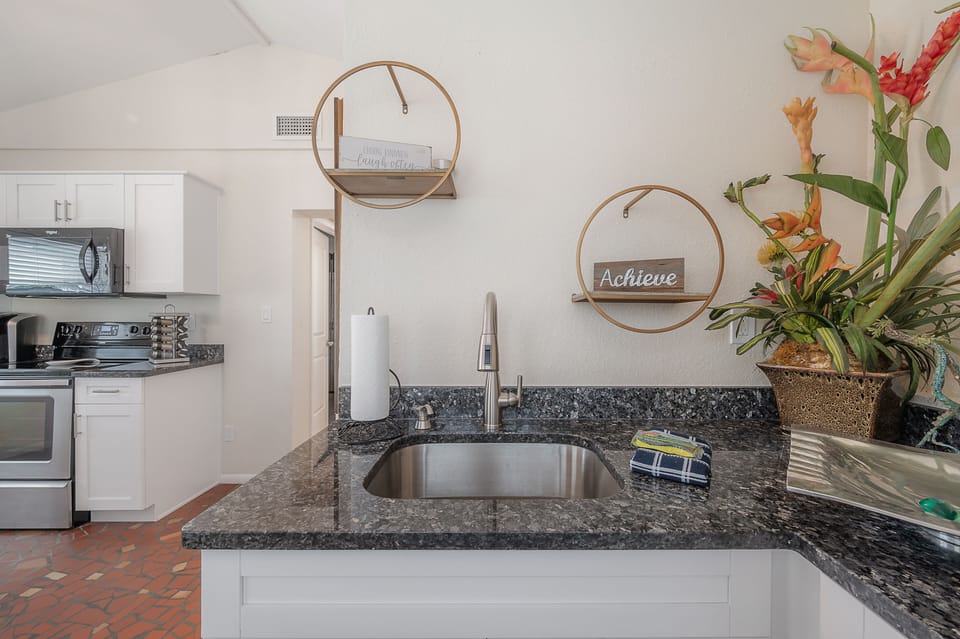 Full Kitchen with Full refrigerator - Keurig for your morning coffee 