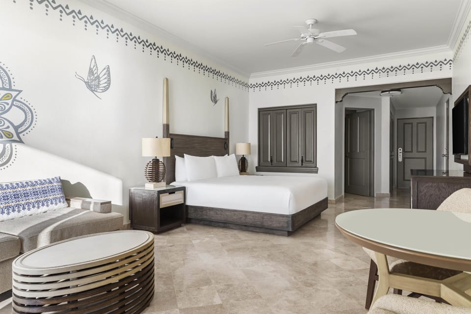 Altamar Junior Suite | Egyptian cotton sheets, premium bedding, down comforters, pillowtop beds