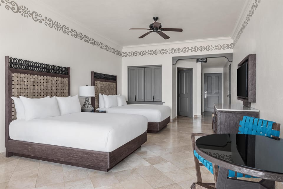 Egyptian cotton sheets, premium bedding, down comforters, pillowtop beds