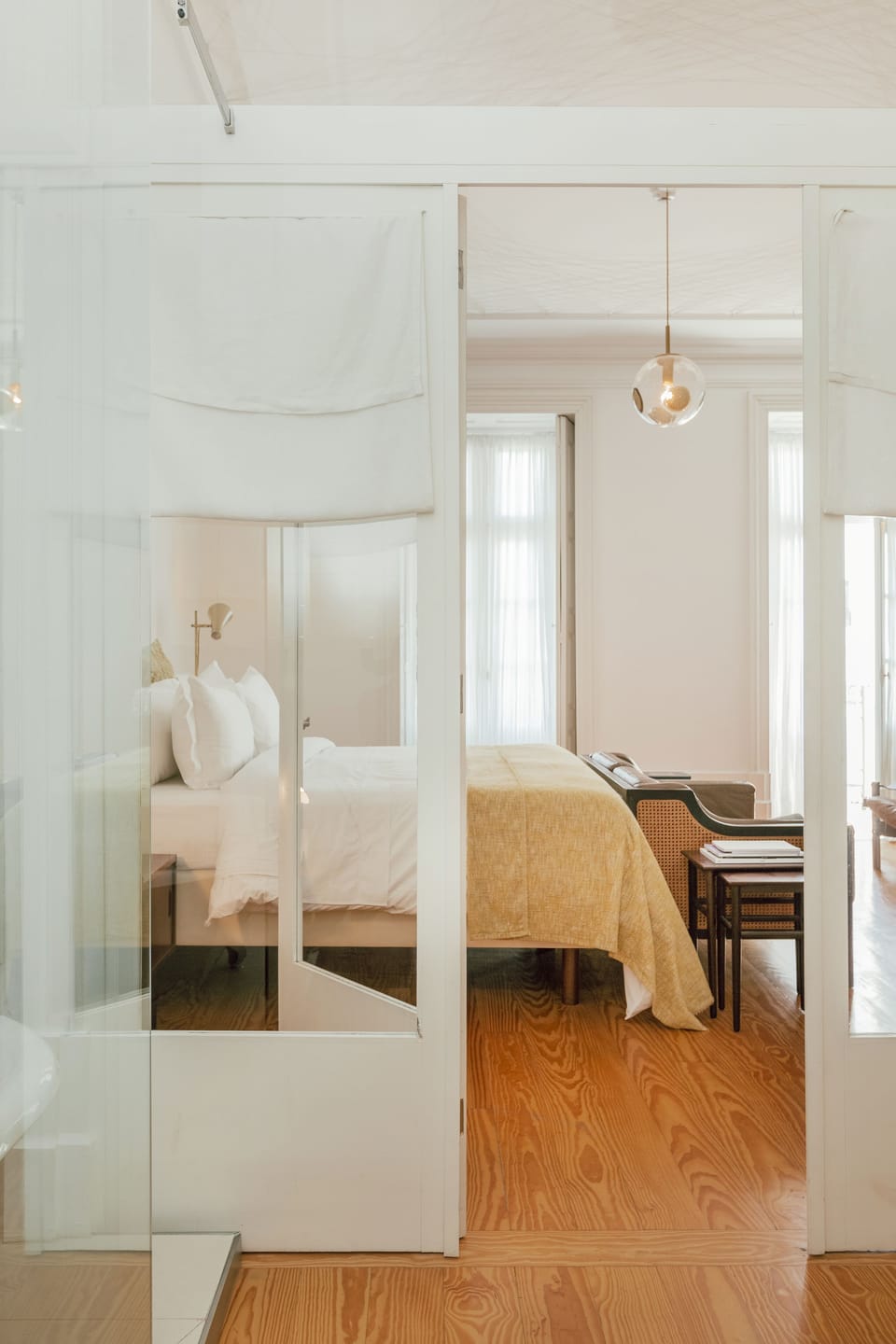 Deluxe Suite | Bathroom | Combined shower/tub, deep soaking tub, rainfall showerhead