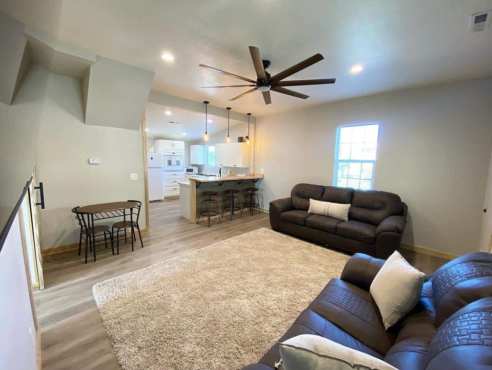 Open to kitchen.