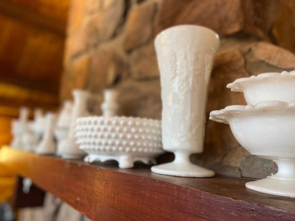 "This was the nicest host we have ever had and we have gone to many Airbnbs and vacation rentals! Her communication and help was amazing!"
-Amy, guest 

