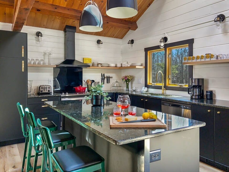 "I wanted to have the kitchen in my own house and it was well stocked with everything you would ever need."
-Amy, guest
