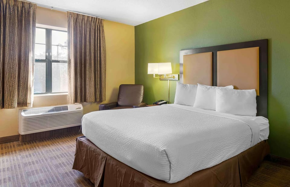 Desk, blackout drapes, iron/ironing board, free WiFi