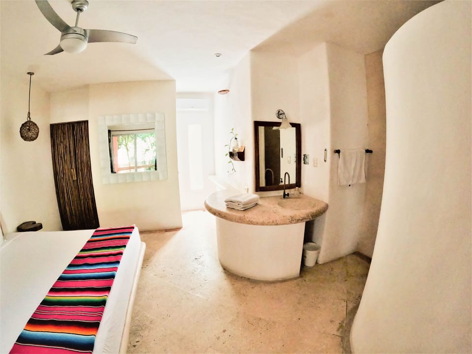 Standard Double Room | Bathroom | Shower, hair dryer, soap, shampoo