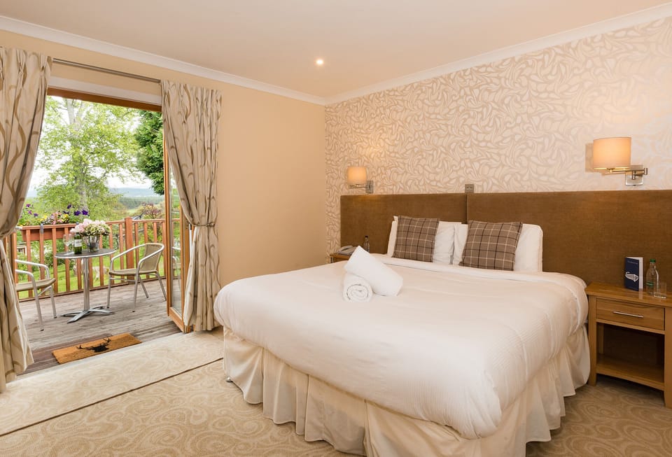 Egyptian cotton sheets, premium bedding, individually decorated