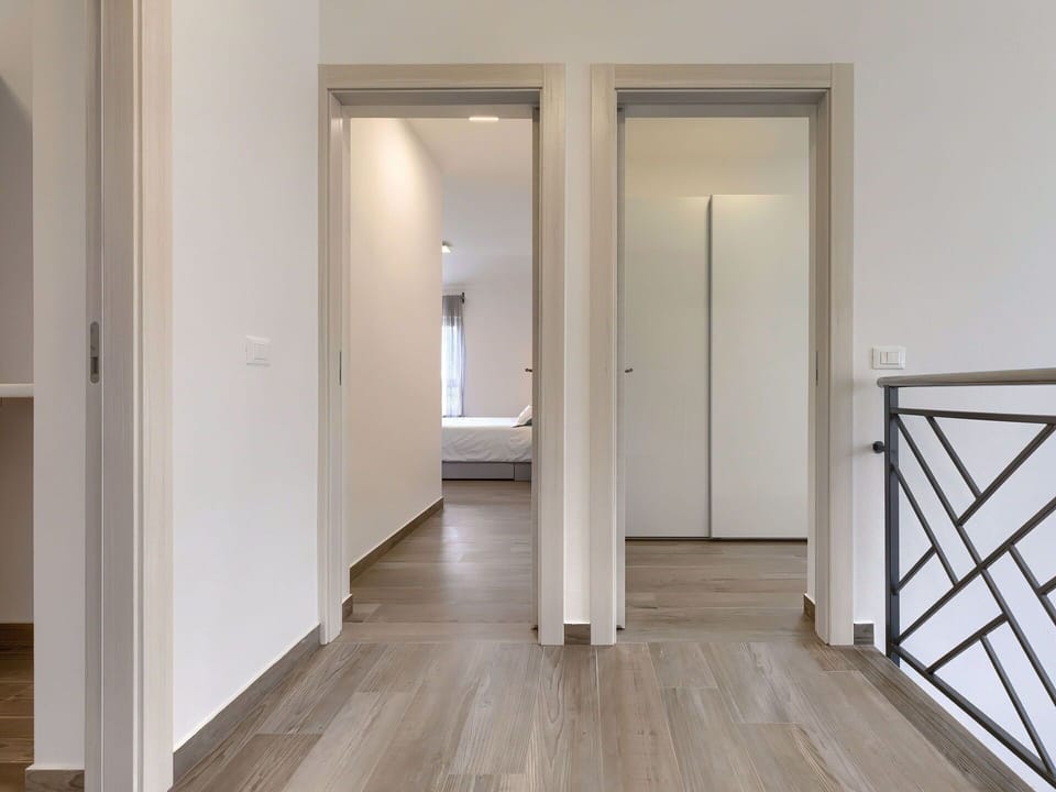 Building, Wood, Hall, Door, Flooring, Floor, Wall, Laminate Flooring, Shade