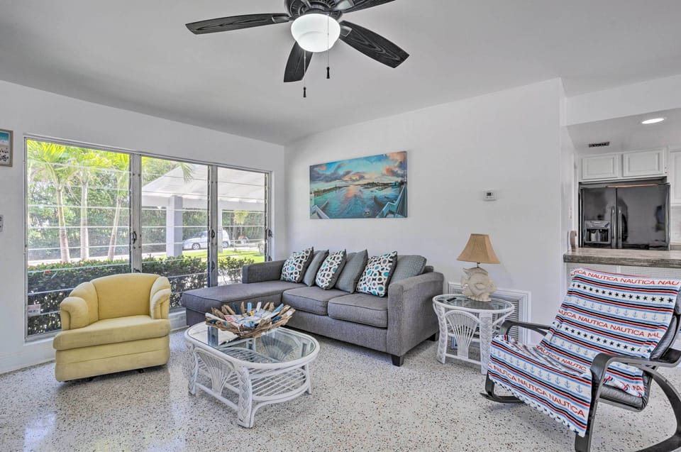 Living Room | Smart TVs | Free WiFi