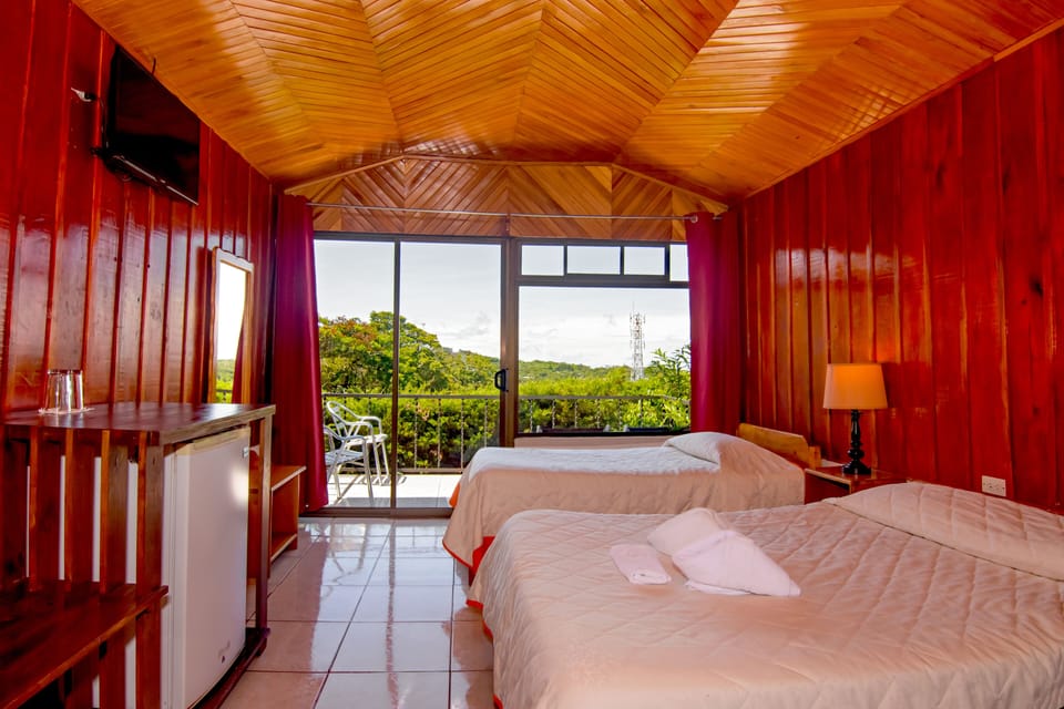 Superior Cabin | Free WiFi, bed sheets