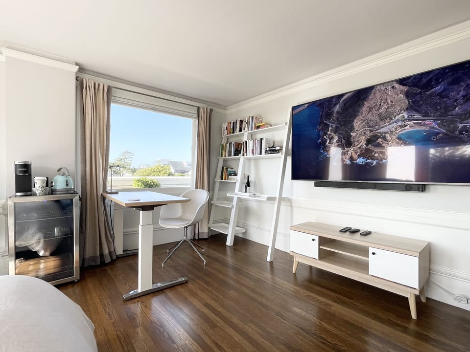 Penthouse work station area. 