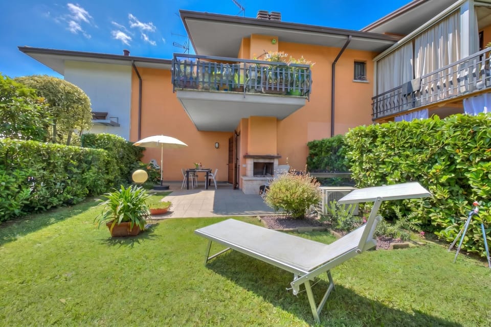 Family Apartment, 2 Bedrooms, Terrace, Mountainside (La Casa Accanto With Shared Pool) | Garden