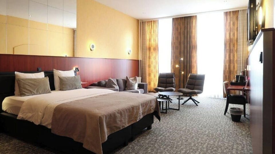Desk, cribs/infant beds, rollaway beds, free WiFi