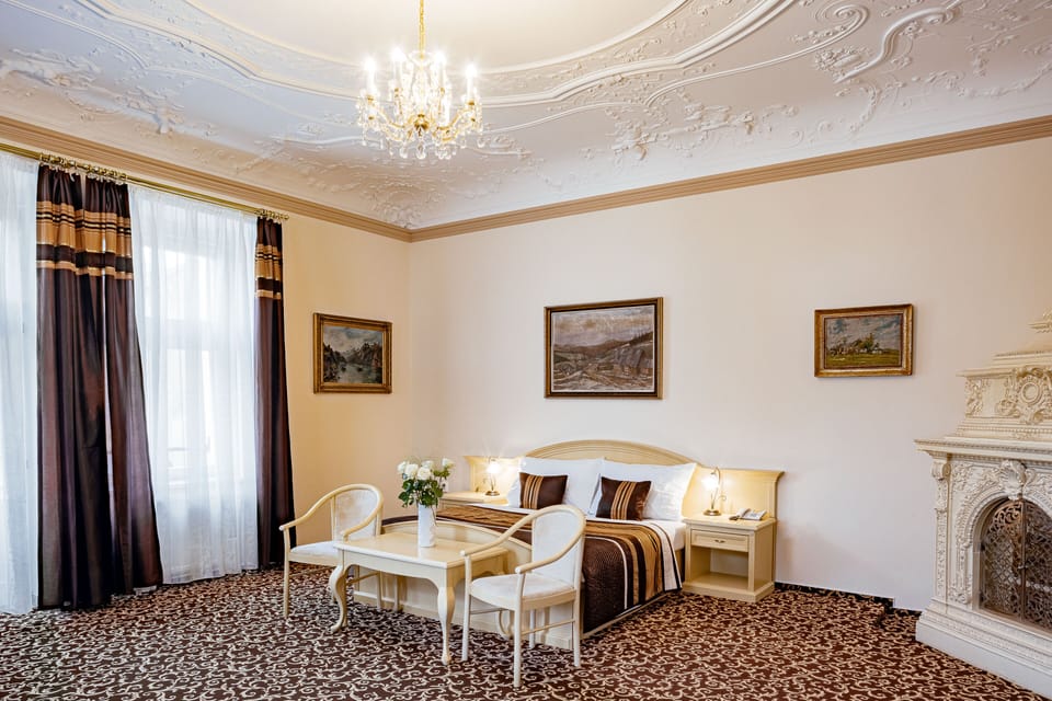 Deluxe Double Room | Minibar, in-room safe, iron/ironing board, free WiFi