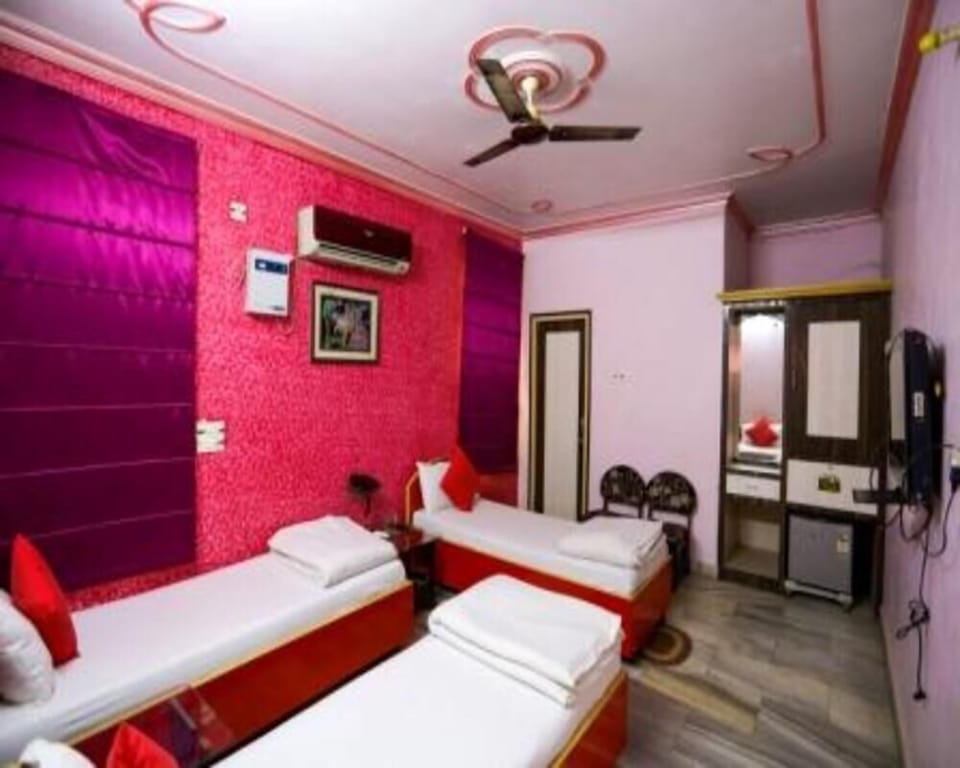 Deluxe Triple Room | Free WiFi