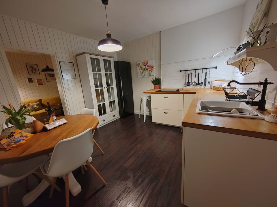 House | Private kitchen | Fridge, microwave, stovetop, dishwasher