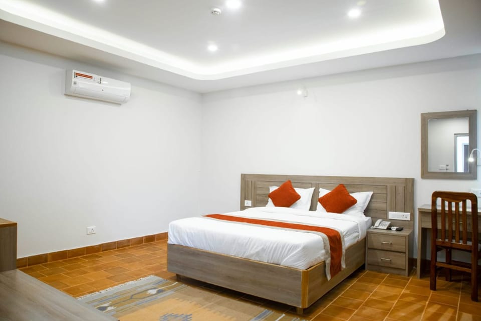 Standard Double or Twin Room | Premium bedding, desk, laptop workspace, iron/ironing board