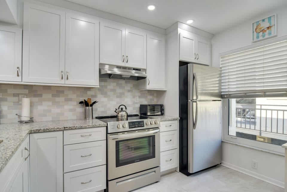 Kitchen | Dishware/Flatware | Toaster Oven