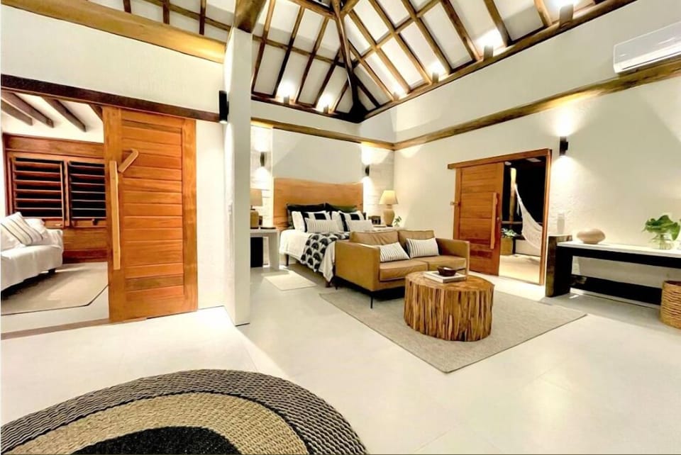 Deluxe House | Egyptian cotton sheets, premium bedding, down comforters, in-room safe