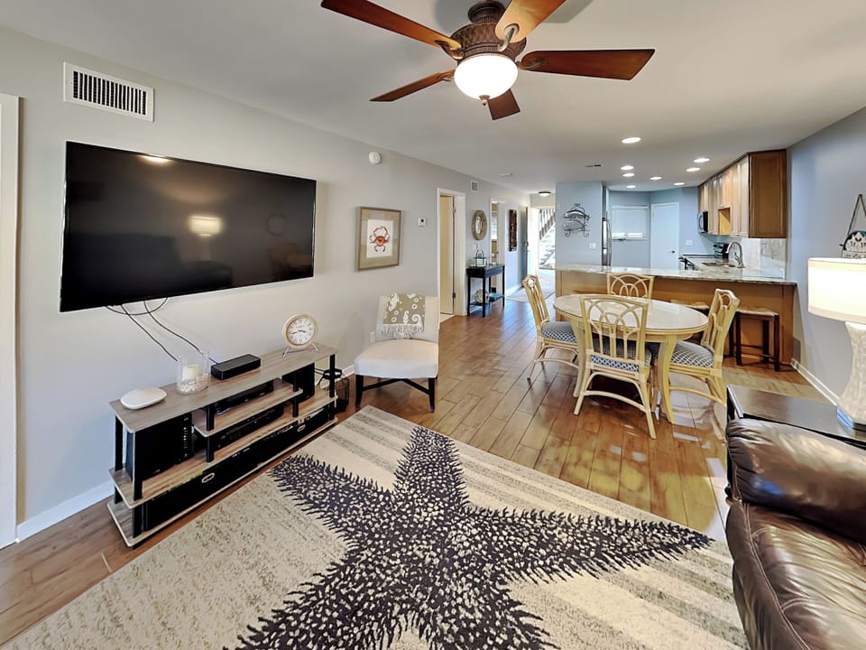 Condo (2 Bedrooms) | Property amenity