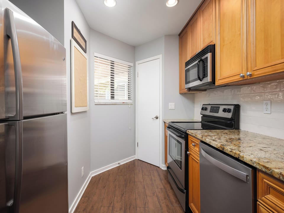 Condo (2 Bedrooms) | Property amenity