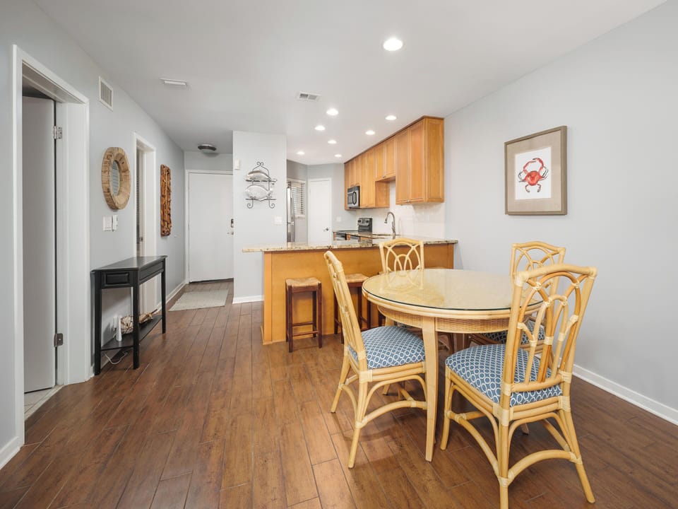 Condo (2 Bedrooms) | Property amenity