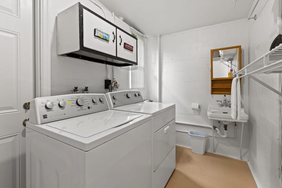 Washer & Dryer 