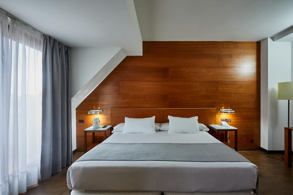 Minibar, in-room safe, desk, laptop workspace