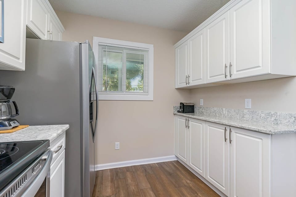 Kitchen - The kitchen is also outfitted with all the cookware and utensils needed to make amazing meals!