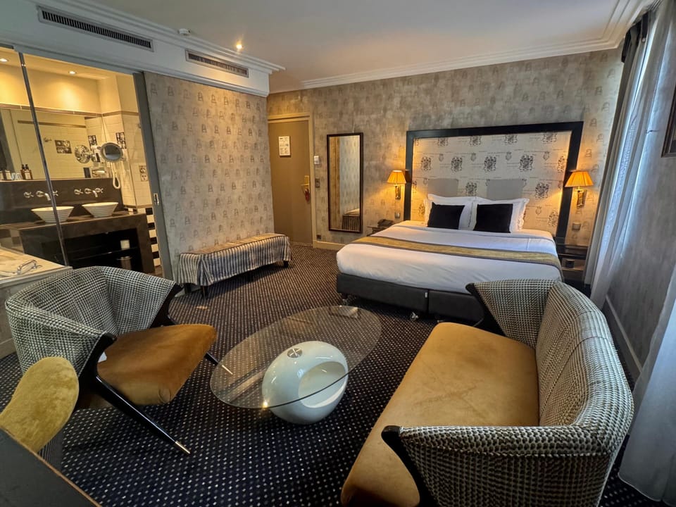 Premium bedding, minibar, in-room safe, desk